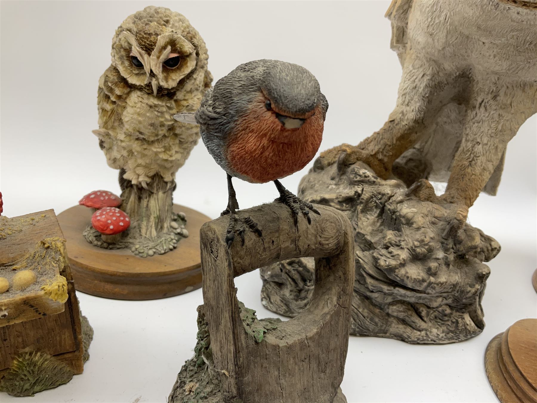 Leonardo Collection figures to include Spaniel, Border Collie, 'Nature Studies' and 'Farmyard Friends', a collection of figures including three owls a robin and a selection of farmyard scenes  