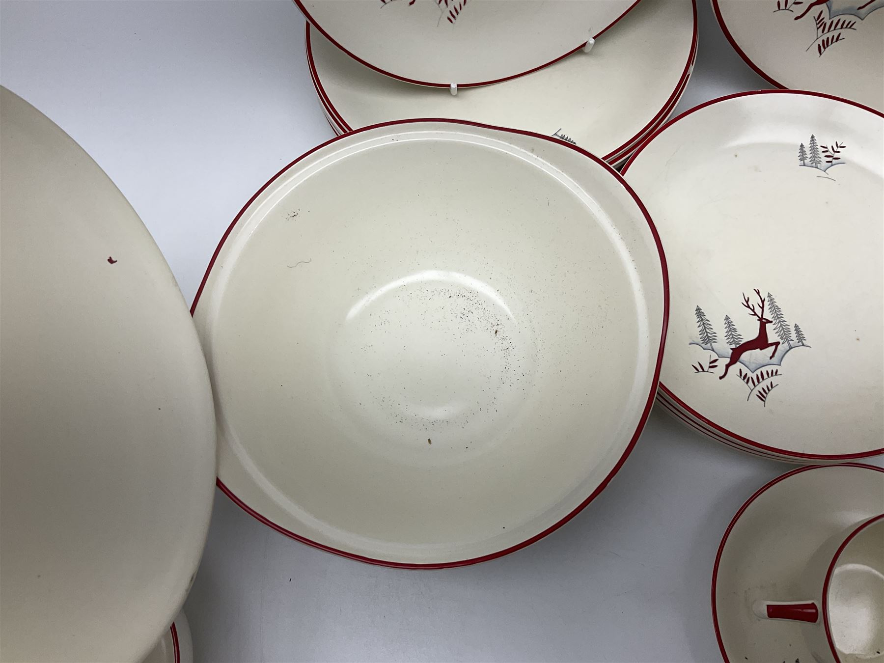 Crown Devon Stockholm patterned tea and dinner wares, to include, five teacups and saucers, milk jug, open sucrier, six dessert plates, six side plates, six dinner plates, serving platter, etc (42)