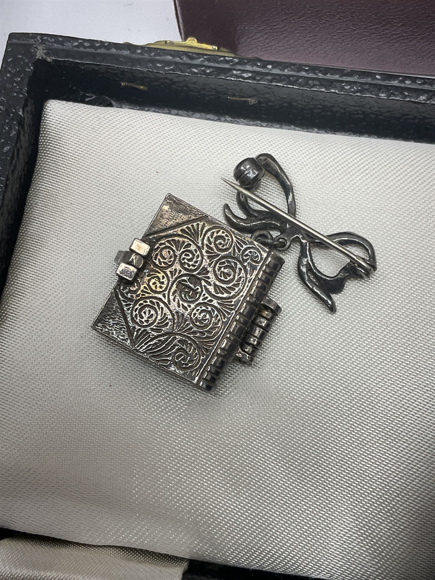 Vintage Christian Dior compact in original box, silver 'Past Mayor' medallion on ribbon by Walker & Hall boxed, Silver Bible pendant on bow brooch hallmarked, stamped 9ct gold cameo and a collection of vintage and later costume jewellery