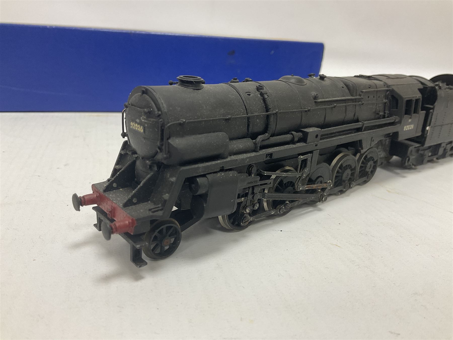 ‘00’ gauge - kit built S&DJR/LMS/BR 2-8-0 no.53807 steam locomotive and tender, finished in BR black with DJH Models box; with further kit built Standard Class 9F 2-10-0 steam locomotive and tender no.92026 finished in BR black (2) 