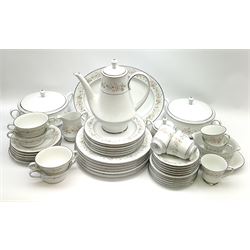 Noritake 'Mayflower' pattern tea and dinner wares including dinner plates, cups and saucers, coffee pot etc