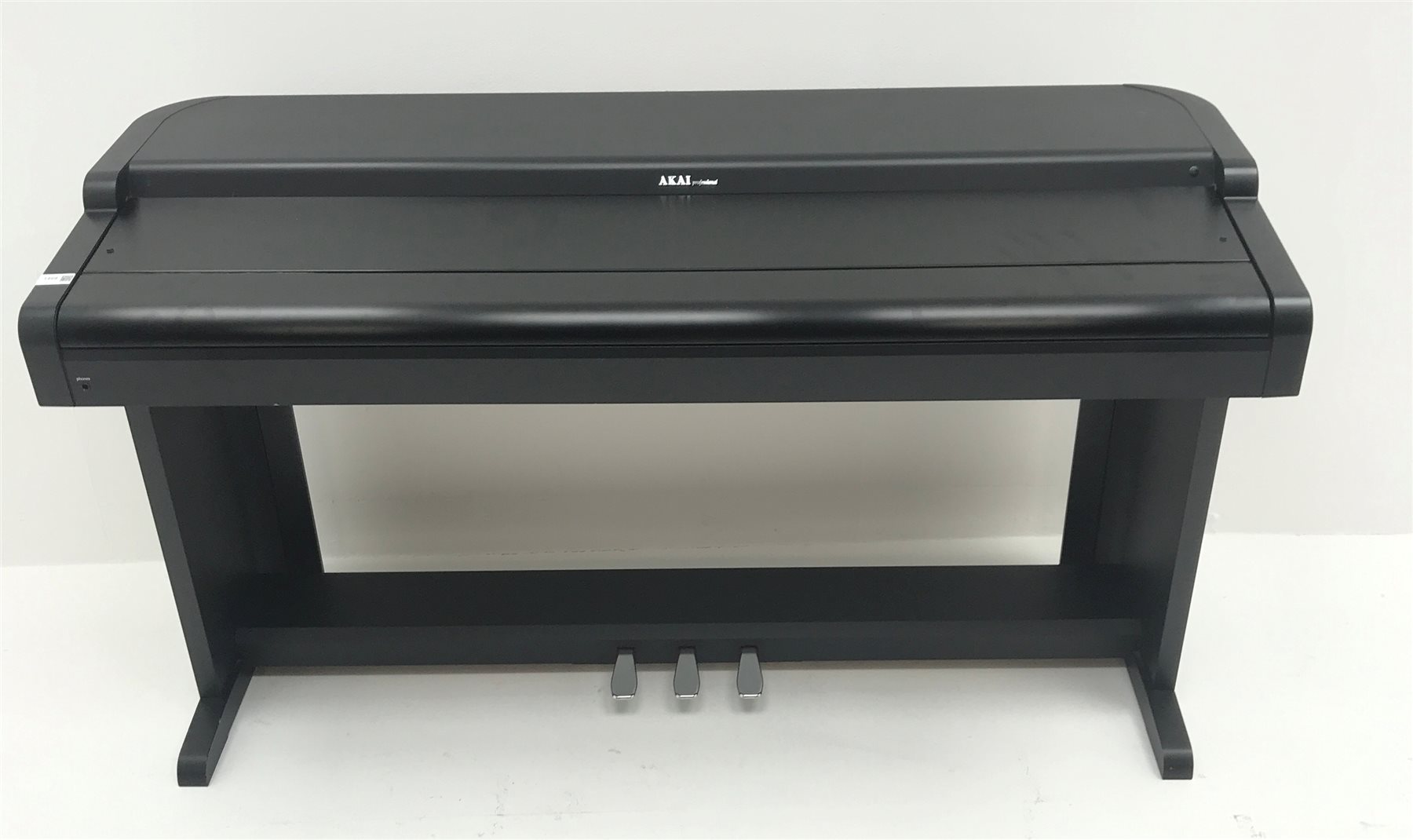  Akai professional PG2 electric piano (W138cm) with accessories  