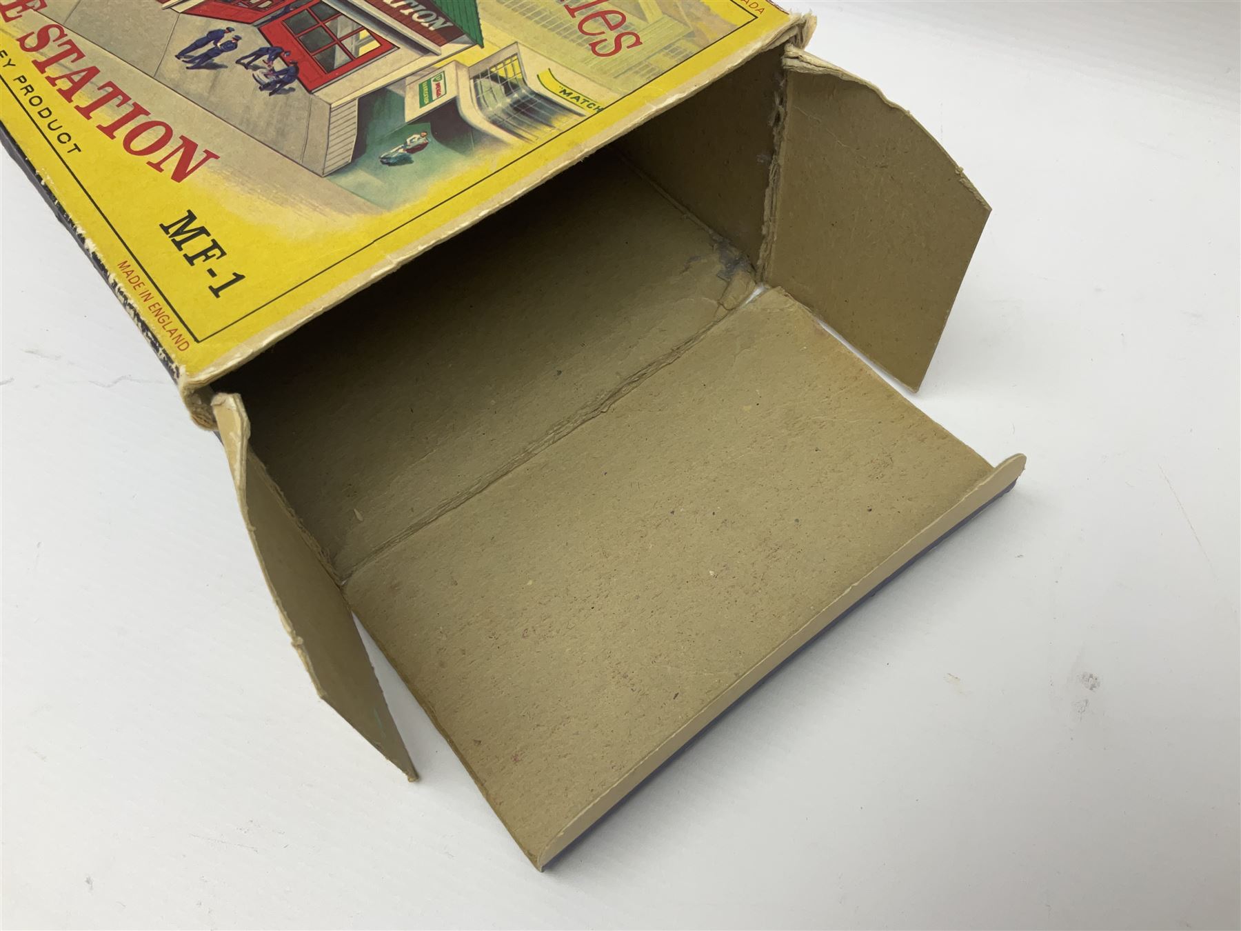 Matchbox - Series MF-1 Fire Station, in white with green roof, in original box 