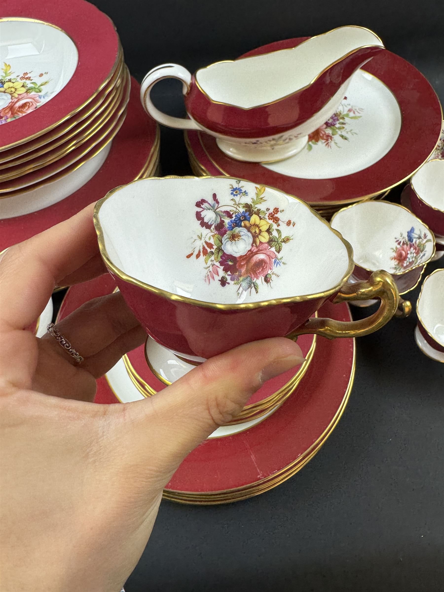Hammersley tea and dinner service, including twelve dinner plates, twelve teacups, two sauce boats, two covered dishes etc  
