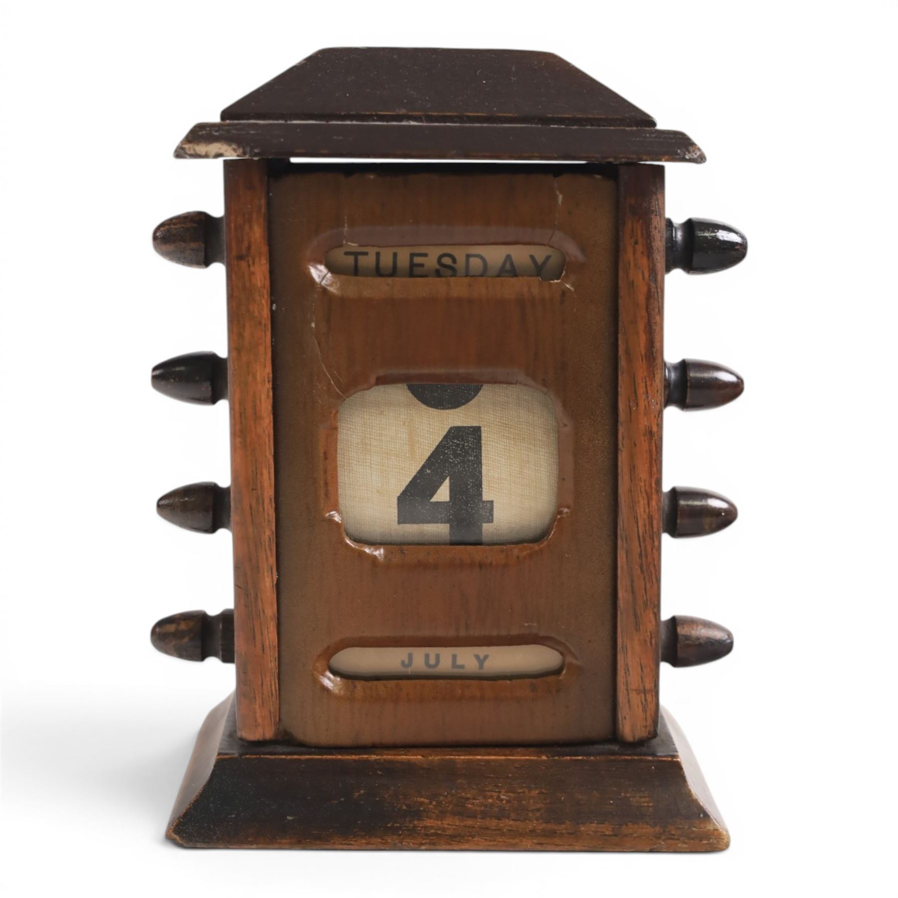 Early 20th century oak cased perpetual desk calendar, H7cm