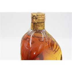 Three bottles of John Haig & Co whiskey, comprising The Original Dimple, 15 year old de luxe Scotch whisky 70cl, 40% Vol and two Dimple, Old Blended Scotch whiskey 20fl oz 70% proof (3)