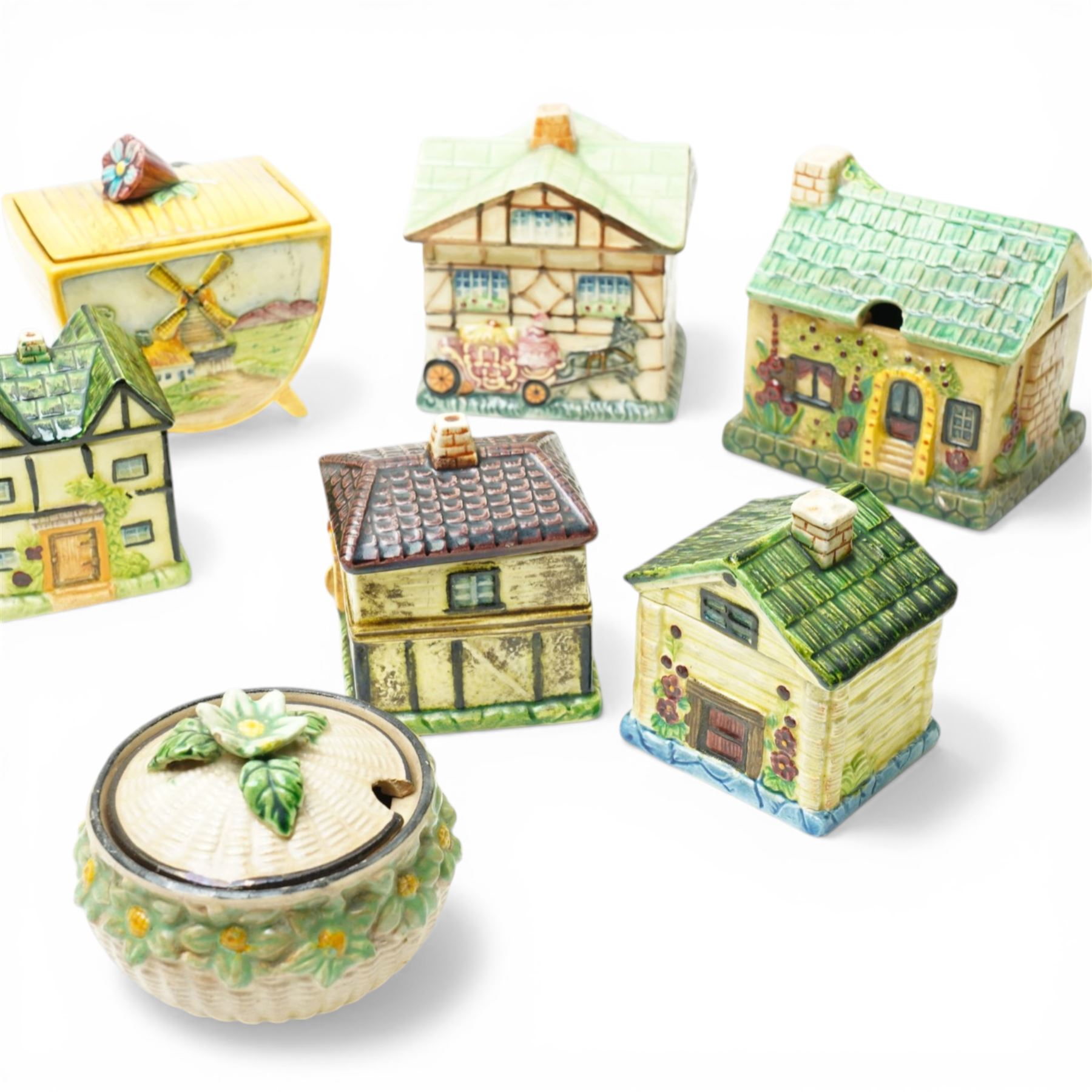 Eleven pieces of Marutomo ware