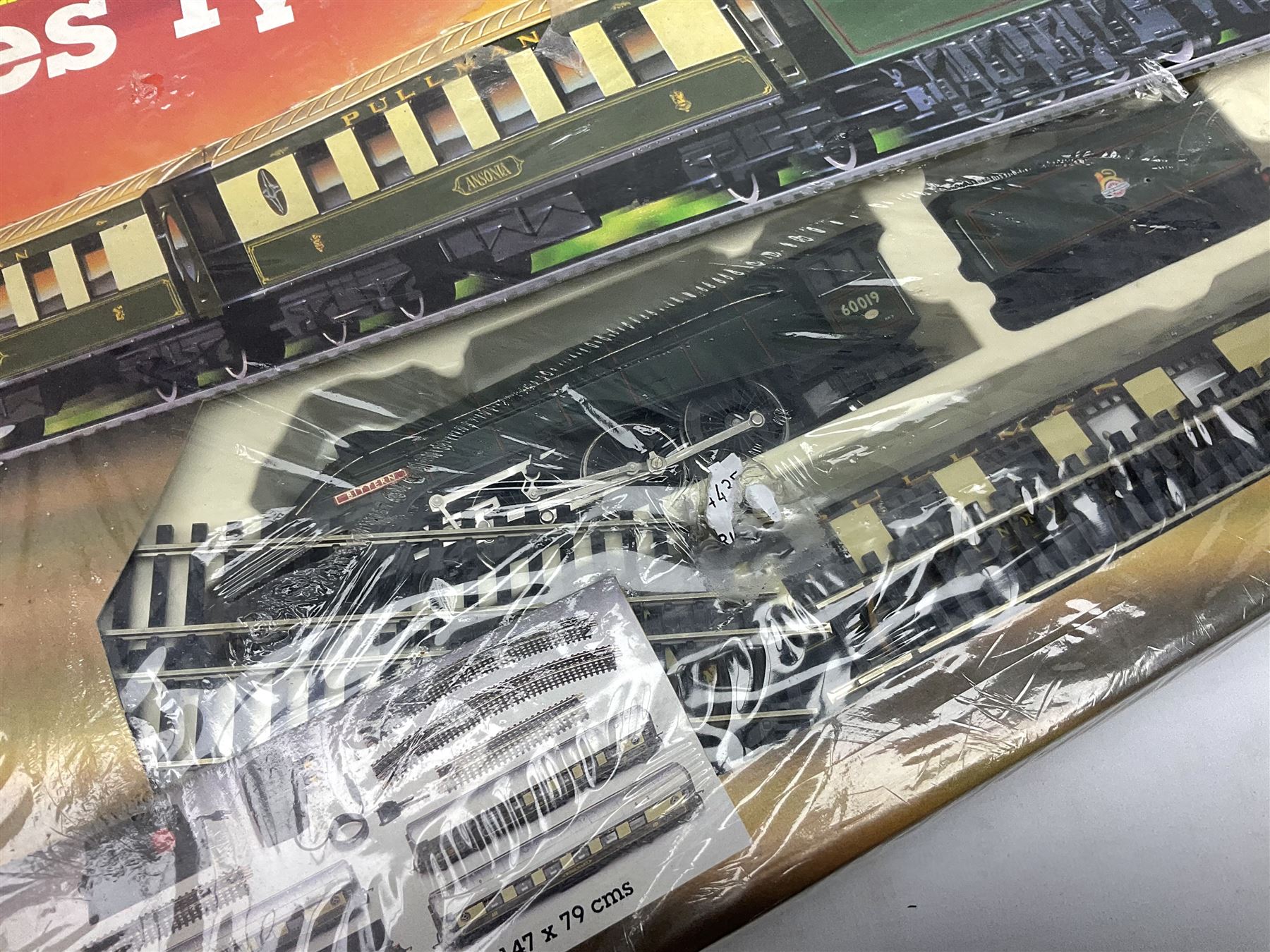 Hornby '00' gauge - R770 `Tees Tyne Pullman` train set: including BR green 4-6-2 locomotive `Bittern' No.60019, three Pullman brown/cream passenger coaches, track, etc; boxed