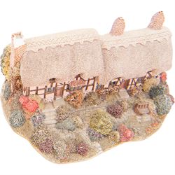 Eight Lilliput Lane models, comprising Heritage Collection Buckingham Palace, Crown Inn, Anne Hathaway, Periwinkle Cottage, Royal Oak Inn, Through The Keyhole, Burley Street Garage and The George Inn