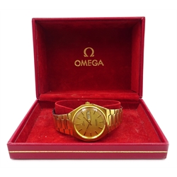  Omega Seamaster gentleman's automatic wristwatch, with day/date aperture, on Omega strap, boxed   