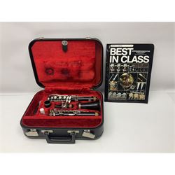 American Vito Reso-Tone closed hole clarinet with Buffet bell, serial no.20721; in fitted carrying case with instruction book and guarantee cards