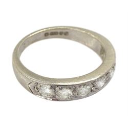 18ct white gold seven stone round brilliant cut diamond half eternity ring, London 1977, total diamond weight approx 0.50 carat