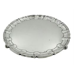 Edwardian silver salver, of circular form with Chippendale type rim, upon three scroll feet, hallmarked William Hutton & Sons Ltd, London 1904, D21cm, approximate weight 14.11 ozt (439 grams)