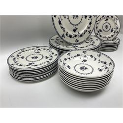 Royal Doulton Yorktown pattern part tea and dinner service, to include ten dinner plates, nine side plates, eight soup bowls, nine teacups and saucers, sauce boat and saucers etc (90)