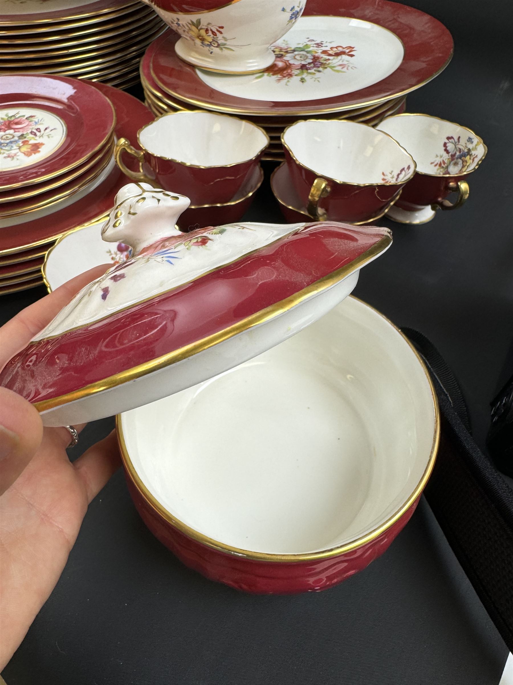 Hammersley tea and dinner service, including twelve dinner plates, twelve teacups, two sauce boats, two covered dishes etc  