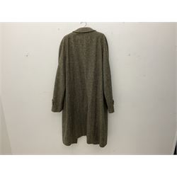 Men's Aquascutum lambs wool herringbone tweed coat with silk lining, 46 Reg, together with a further Men's Aquascutum grey wool duffle coat, with cheque lining and horn buttons, 46