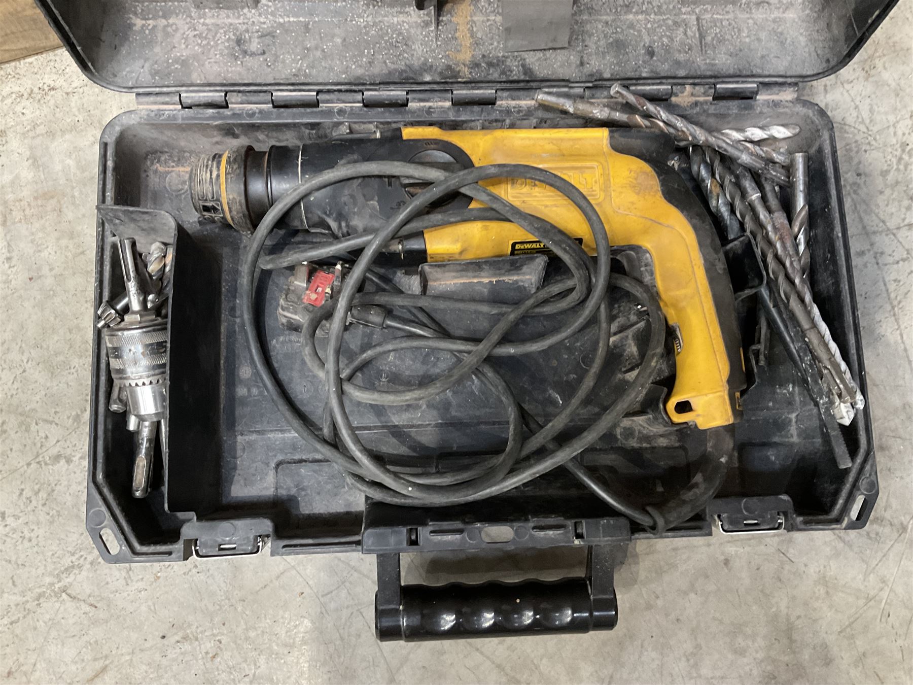 De-Walt jigsaw and a De-Walt SDS drill, cased (2)