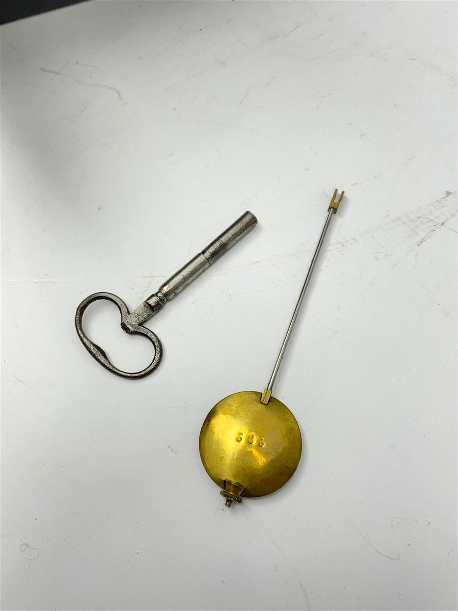 Victorian black slate mantel clock timepiece, the case with engraved and gilt decoration and inlaid with malachite, circular enamel Roman dial, single train driven movement