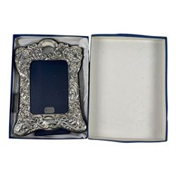 Silver pendant with engraved Fu Lu Shou detail, stamped 925; together with silver mounted ...