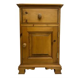 Pine chest of drawers topped with carved pediment with acorn and oak leaf motif, fitted with two short over three long drawers, standing on shaped apron base (W92, D46, H97cm); pine bedside cabinet, single drawer above paneled cupboard door enclosing open storage, shaped plinth base (W43, L32, H67cm)