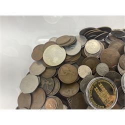Quantity of Great British and World coins including pre-decimal pennies, commemorative coins, old large sized fifty pence coins etc, in one box
