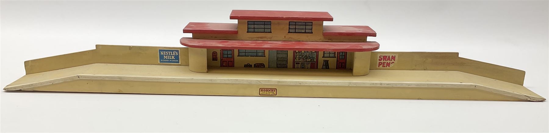 Hornby Dublo - wooden D1 Main Line Station and D1 Goods Depot, both in pale blue boxes; die-cast D1 Through Station in plain blue box; die-cast D1 Island Platform and D1 Signal Cabin, both in blue striped boxes (5)