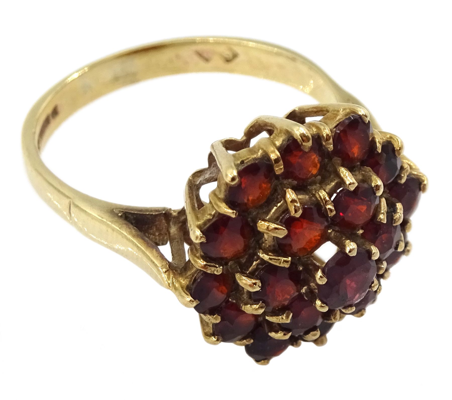 9ct gold garnet cluster ring, hallmarked