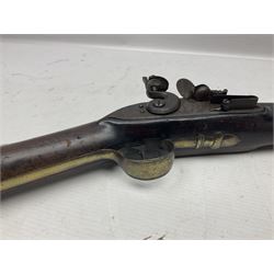Early 19th century flintlock single barrel sporting gun by Johnston, approximately 14-bore, with 94cm(37
