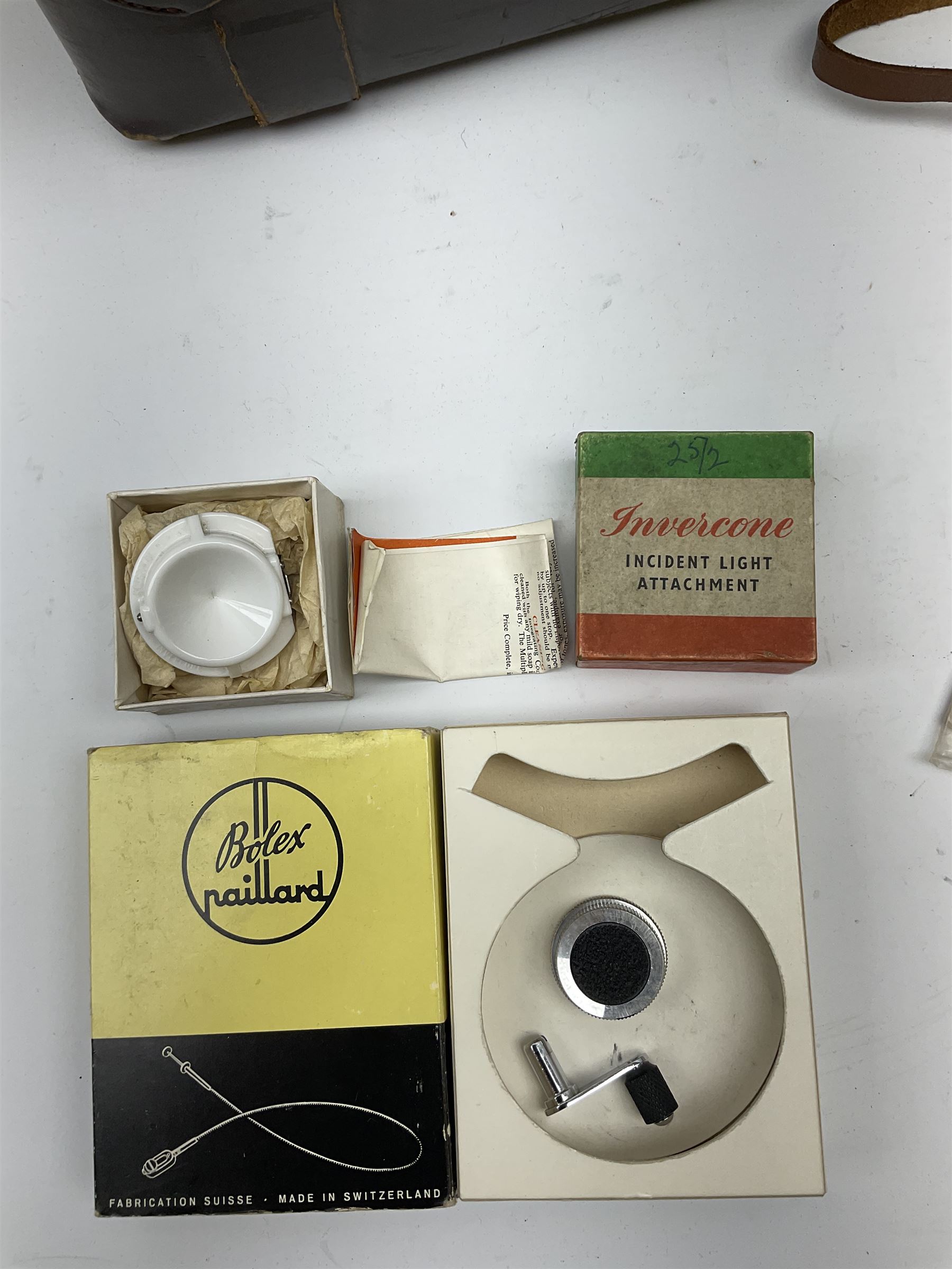 Bolex H8 Reflex 8mm cine camera with handgrip and turret for interchangeable lenses, KERN macro-switar 1:1,4 f=36mm H8 RX lens, KERN macro-switar 1:1,3 f=12,5mm H8 RX lens, KERN macro-switar 1:1,6 f=5,5mm H8 RX lens, KERN MACRO-YVAR 1:3,3 f=150mm lens 