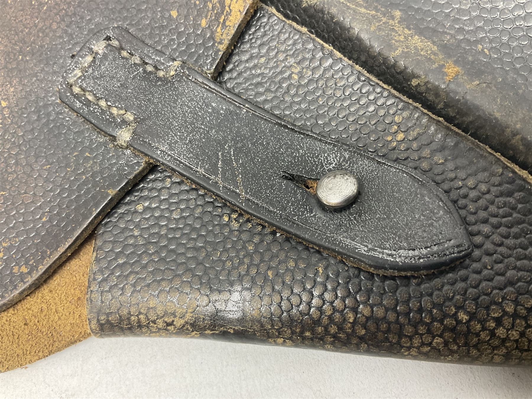 WW2 German P38 auto pistol leather holster with magazine pouch; marked P38 verso and CXB 4 H24cm