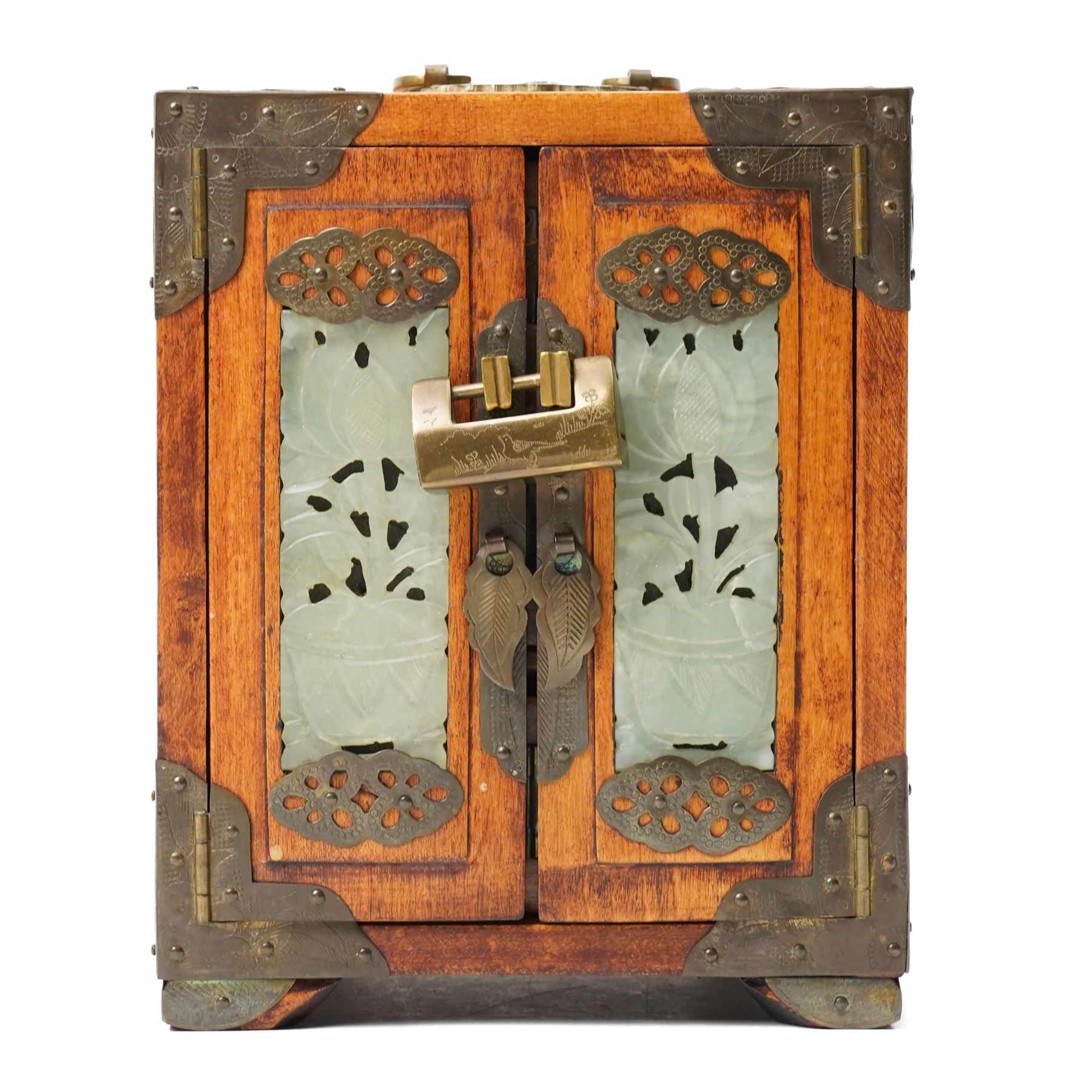 Chinese tabletop greenstone panelled cabinet with brass mounts, feather pulls, revealing three fitted drawers, each with upholstered cushioned interior, with lock and key, H18cm
