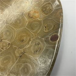 Two graduating fossilised coral dish in the form of hearts, largest D16cm
