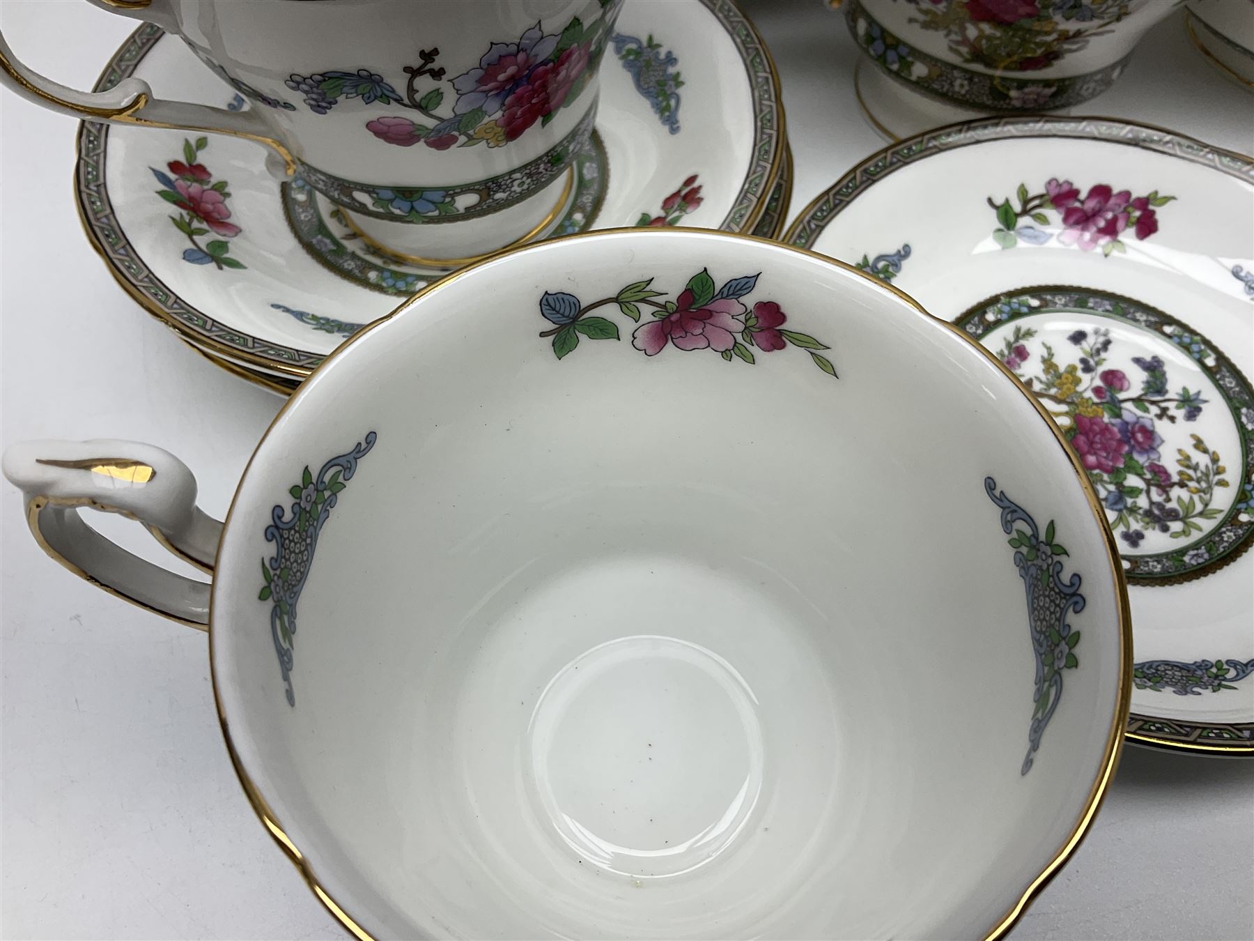 Paragon Tree of Kashmir part tea and dinnerwares service for six, comprising dinner plates, side plates, teacups and saucers, milk jug and open sucrier (26)