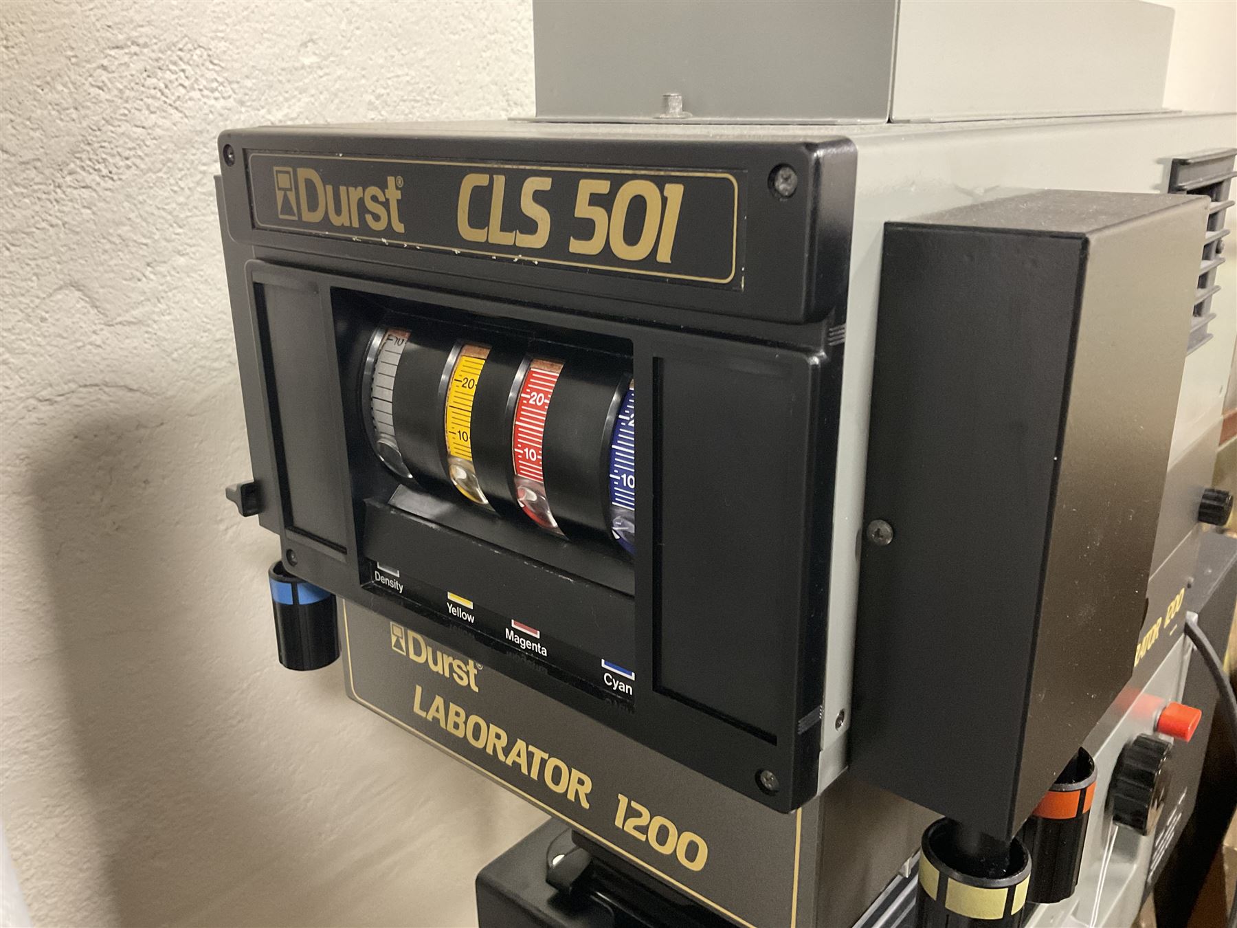  Durst Laborator 1200 5 X 4 Enlarger, together with equipment, to include 'Binema 66 glass masks, Durst Labolus professional LED safelight, lenses, panels etc 