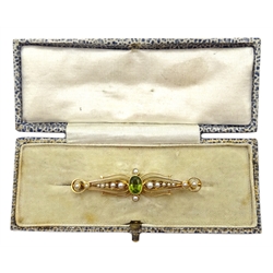 Edwardian gold oval peridot and seed pearl bar brooch, stamped 15ct   

[image code: 3mc]