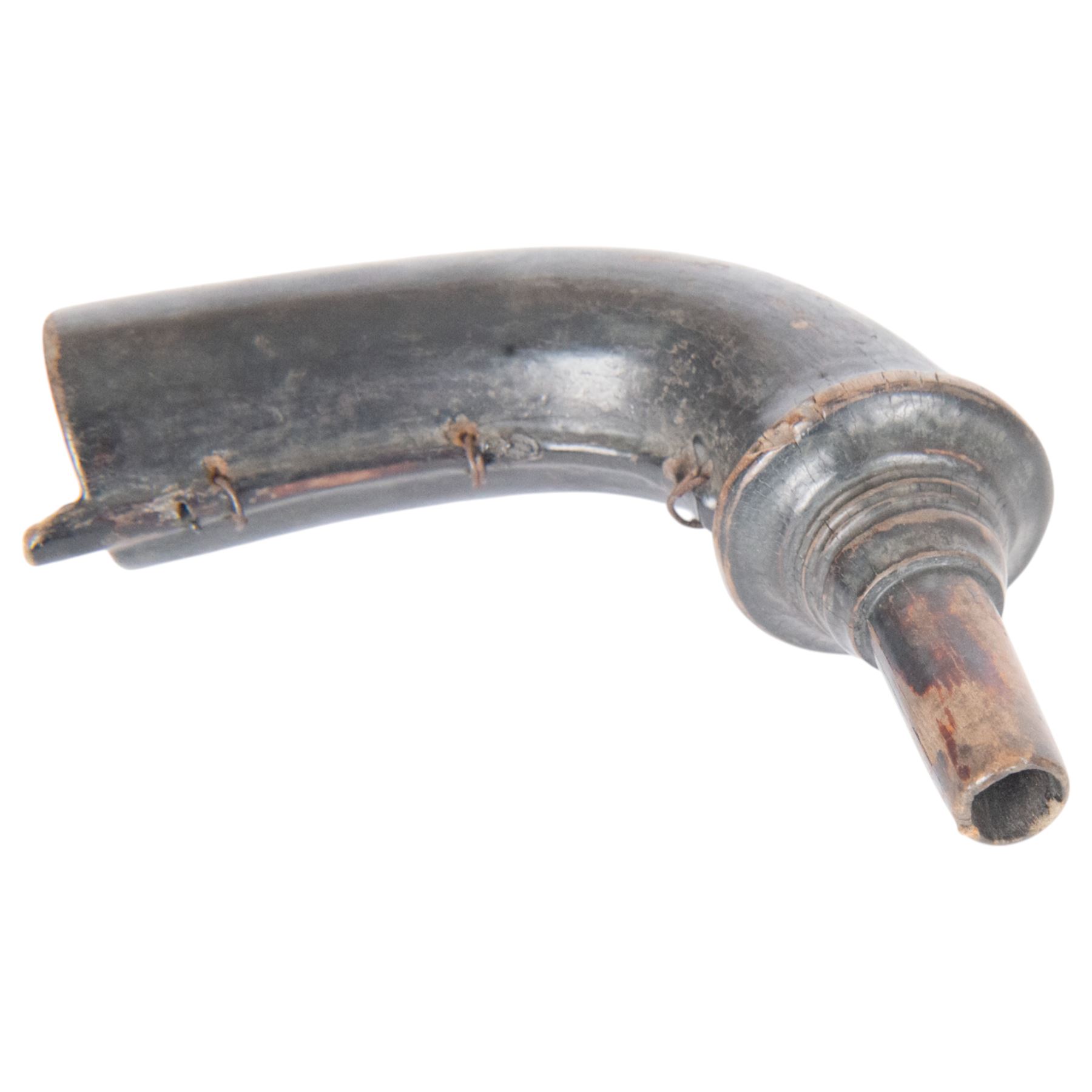 19th century Japanese curved lacquer powder flask with floral motif to the base, L15cm 