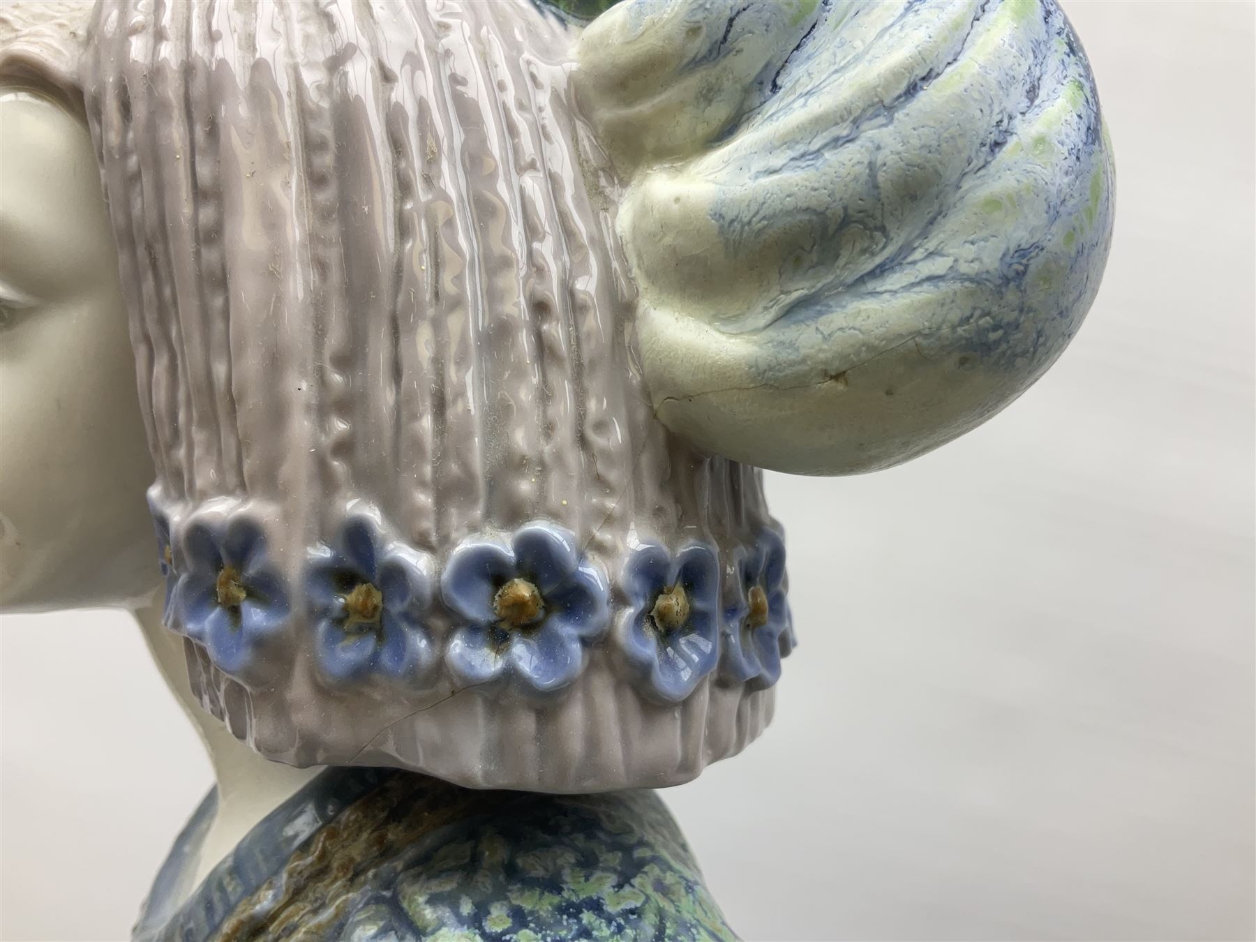 Large Lladro figure, La Menina, modelled as a maid of honor in service, on a mahogany oval base, limited edition 99/1000, sculpted by Jose Puche, with certificate of authenticity, framed and glazed, no 1812, year issued 1996, year retired 2019, H60cm