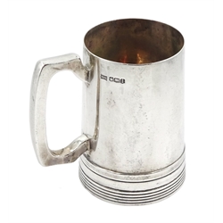 Silver half pint tankard by Walker & Hall, Sheffield 1928, approx 8.5oz, H10.5cm