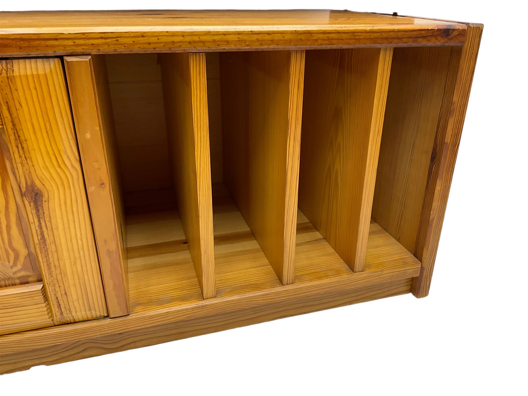 Mid-20th century pitch pine wall unit, fitted with assorted shelves and cupboards 