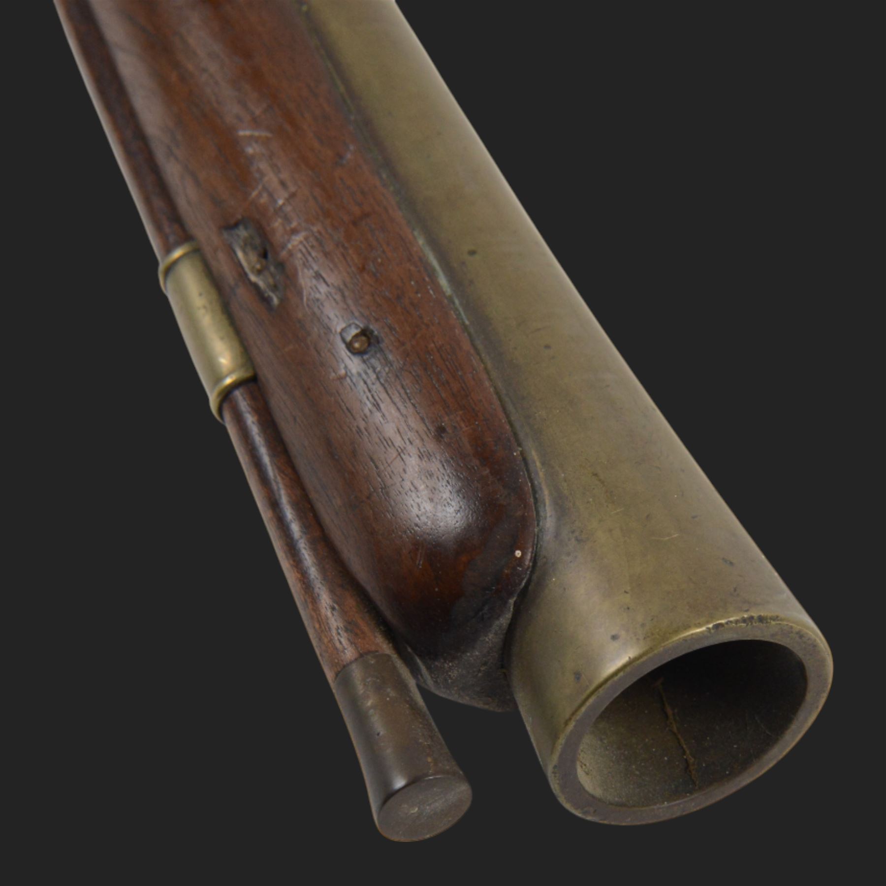 English flintlock blunderbuss, the 38cm brass barrel with proof marks and London to the top, with brass tip ramrod below, the lock engraved Morris, walnut stock with brass butt plate, overall L79cm