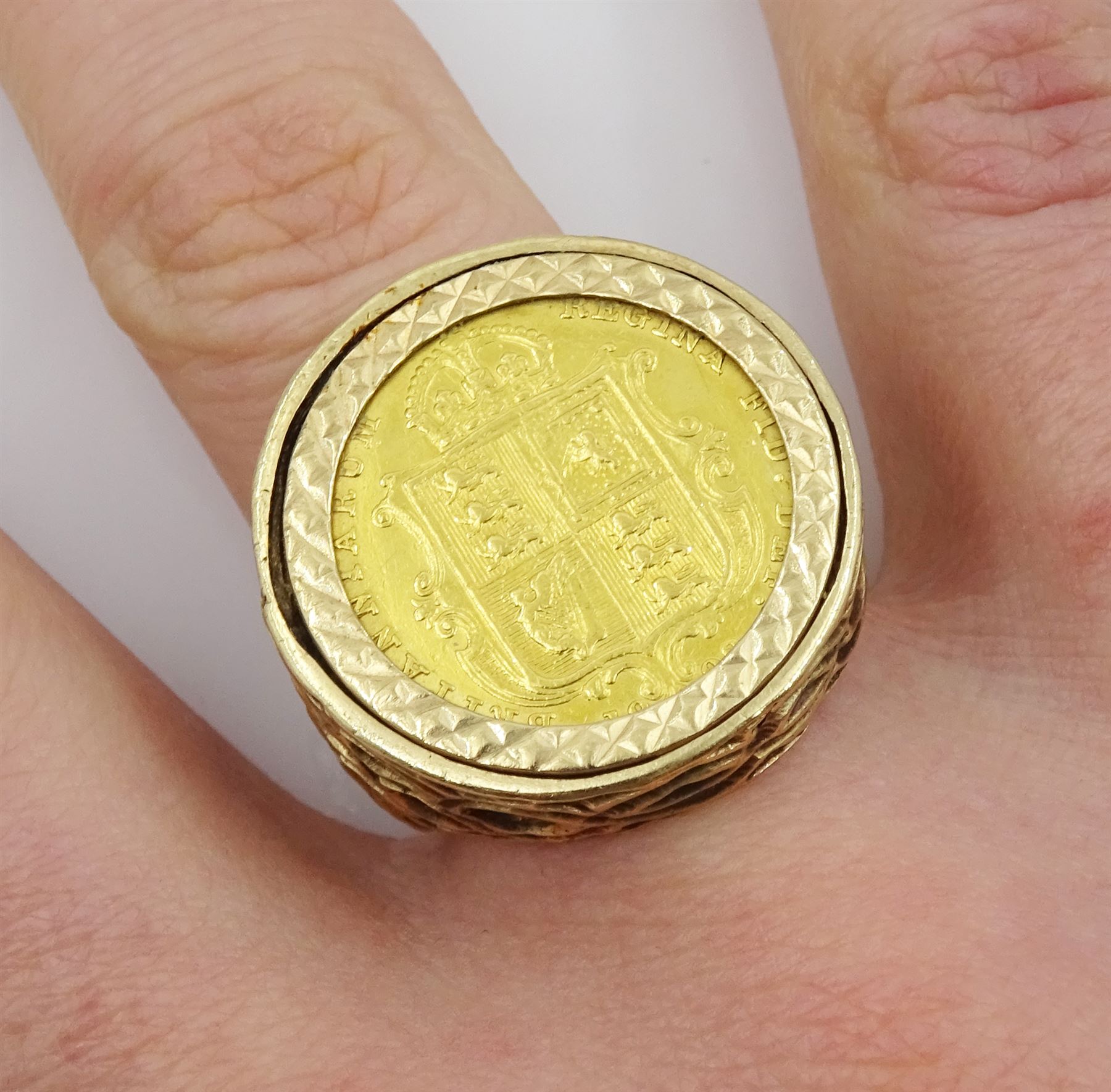 Queen Victoria 1892 gold shield back half sovereign, loose mounted in 9ct gold ring, hallmarked