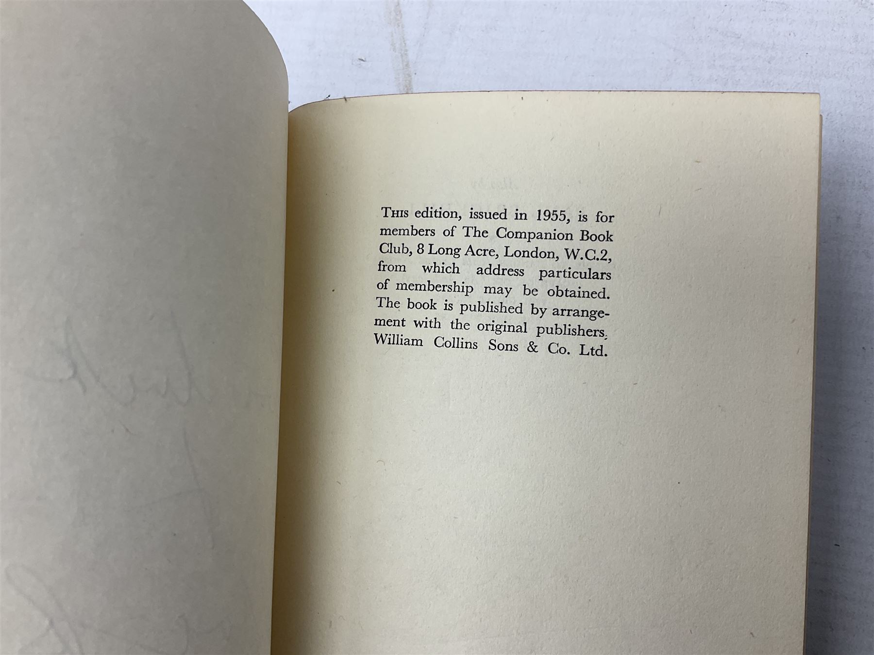 Douglas Bader signature - Reach For The Sky by Paul Brickhill. 1955 Companion Book Club Edition. Signed on the fep and dated 8/10/79.