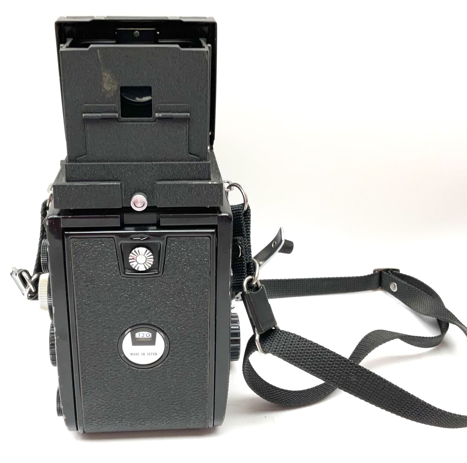 Mamiya C330 camera with Mamiya-Sekor ‘1:4.5 f=55mm’ lens, Mamiya-Sekor DS ‘1:3.5 f=105mm’ lens and Mamiya-Sekor SUPER ‘1:4.5 f=180mm’ lens