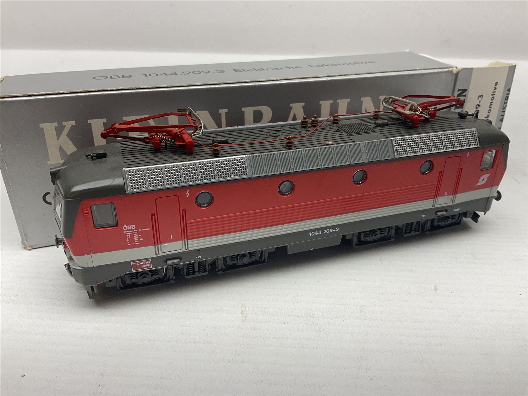 Kleinbahn HO gauge - three locomotives OBB 1020 Elektr. Berglokomotive; OBB 1044.209-3 Elektrische Lokomotive; and OBB 2050 Dieselelektrische; all boxed (3)