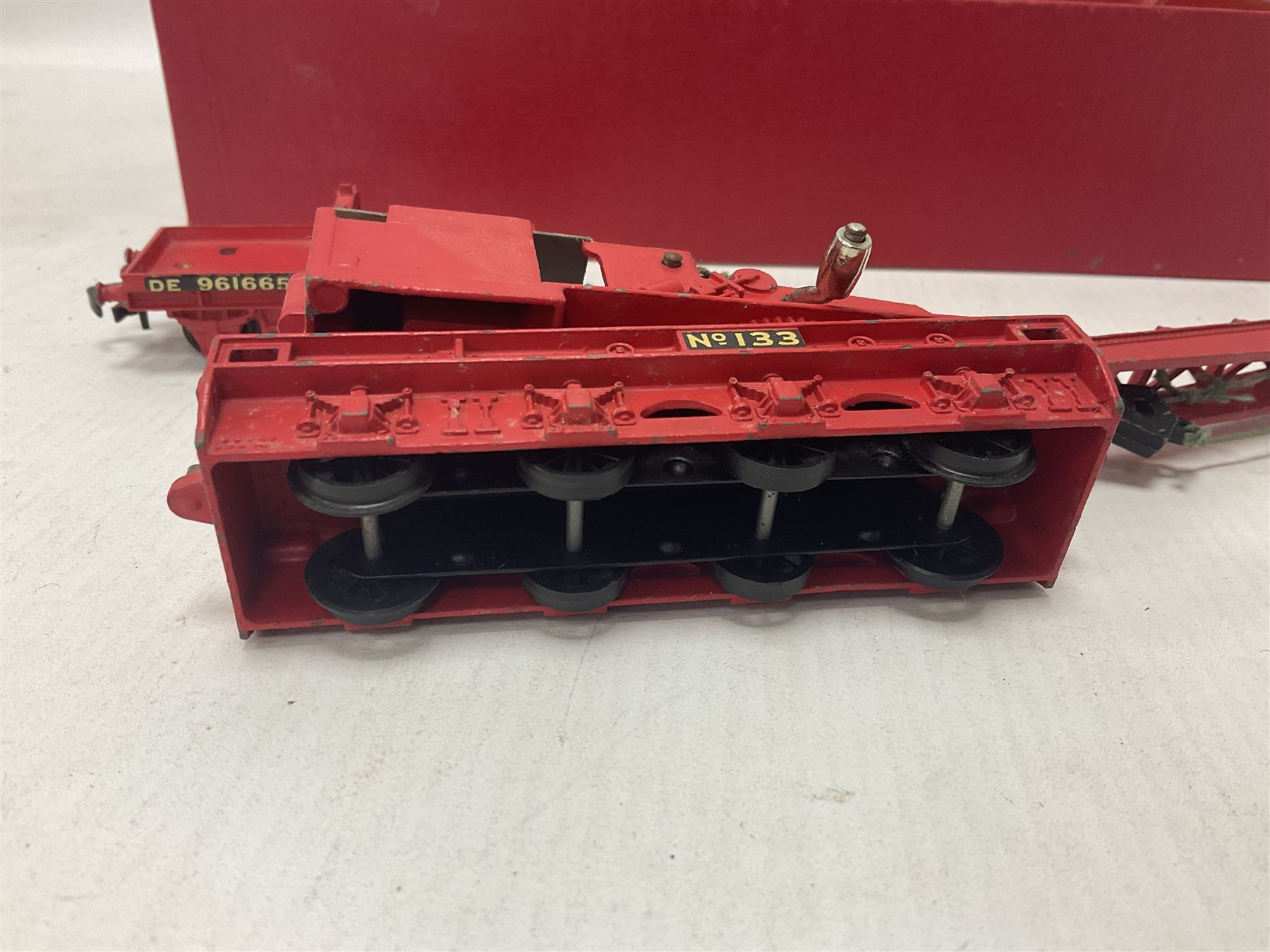 Hornby Dublo - 4620 Breakdown Crane; TPO Mail Van Set; D1 Level Crossing; Pullman cars and goods vans; with a large quantity of track to include straight and curved track, switch points and buffer stops; boxed and loose