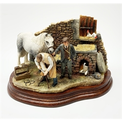 A limited edition Border Fine Arts figure group, Finishing Off, model no B0947 by Hans Kendrick, 610/750, on wooden base, figure L24cm, with accompanying certificate. 