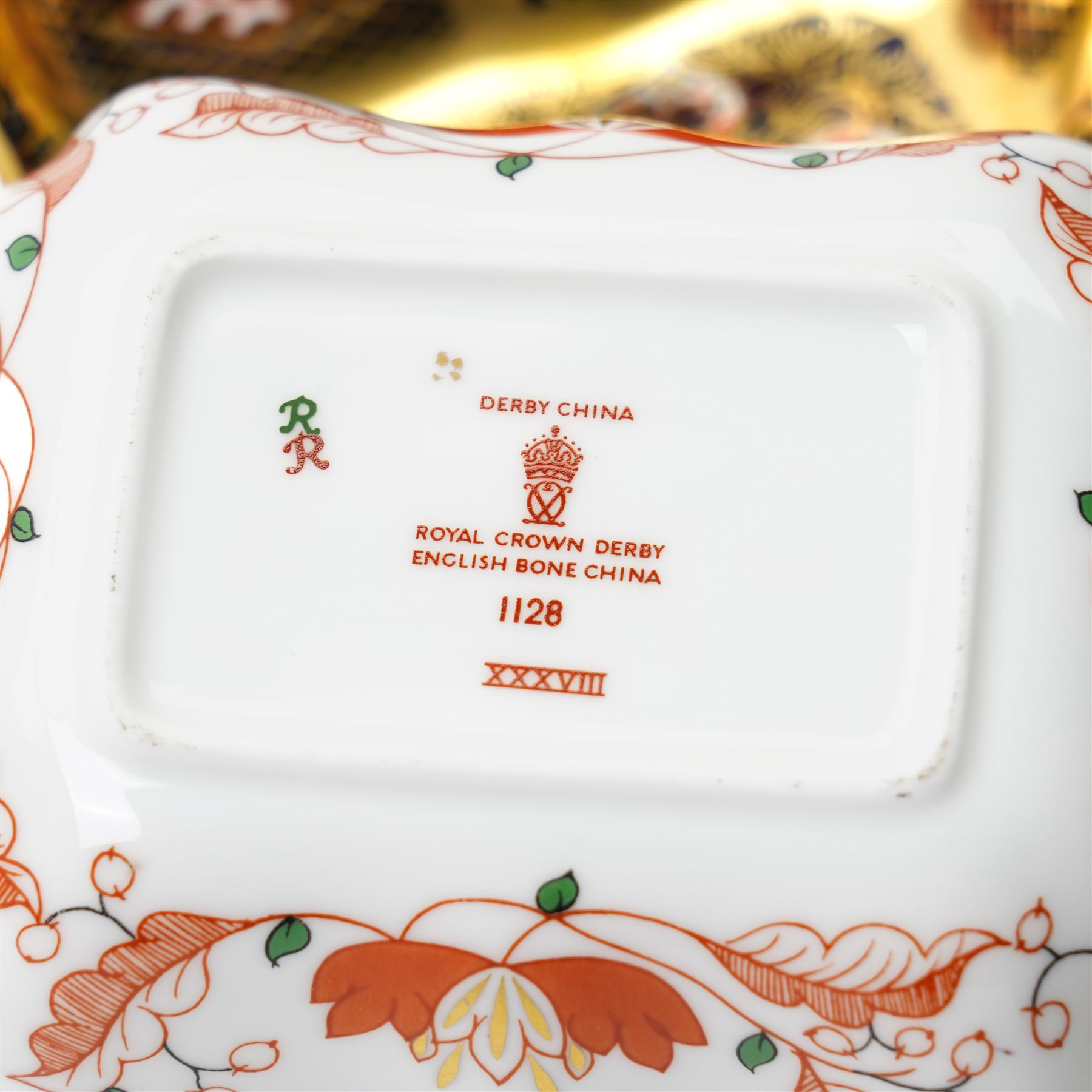 Pair of Imari pattern 1128 trays, of rectangular form, W9.5cm; together with two covered oval boxes, Old Imari pattern 1128, larger W10cm (4)