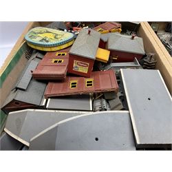 Tri-ang '00' gauge - Class 23 TC Pacific (Hiawatha) 4-6-2 locomotive and tender No.2335; Princess Class 4-6-2 locomotive and tender 'Princess Elizabeth' No.46201; Class 3F Jinty locomotive No.47606; Class 57XX 0-6-0 Pannier Tank locomotive No.8751, boxed; quantity of coaches and wagons; large quantity of track, trackside buildings and accessories.