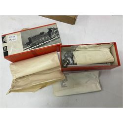 Keyser ‘00’ gauge - five locomotive building kits comprising GWR 33xx Bulldog 4-4-0, LMS (BR) Ivatt 2-6-2T, LMS (ex MR) Kirtley 0-6-0 and GWR 0-6-0 Deans Goods Locomotive and tender kit, in original boxes; with GWR 28XX 2-8-0 locomotive and tender kit, in Bec-Kits box (5) 