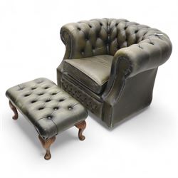 Chesterfield club armchair upholstered in green buttoned leather, with a leather buttoned matching stool 66x39x35cm, (2)